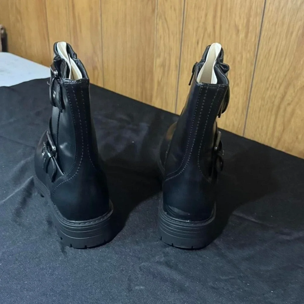 Black faux leather ankle boots with buckles Size 9.5 Womens NEW‎